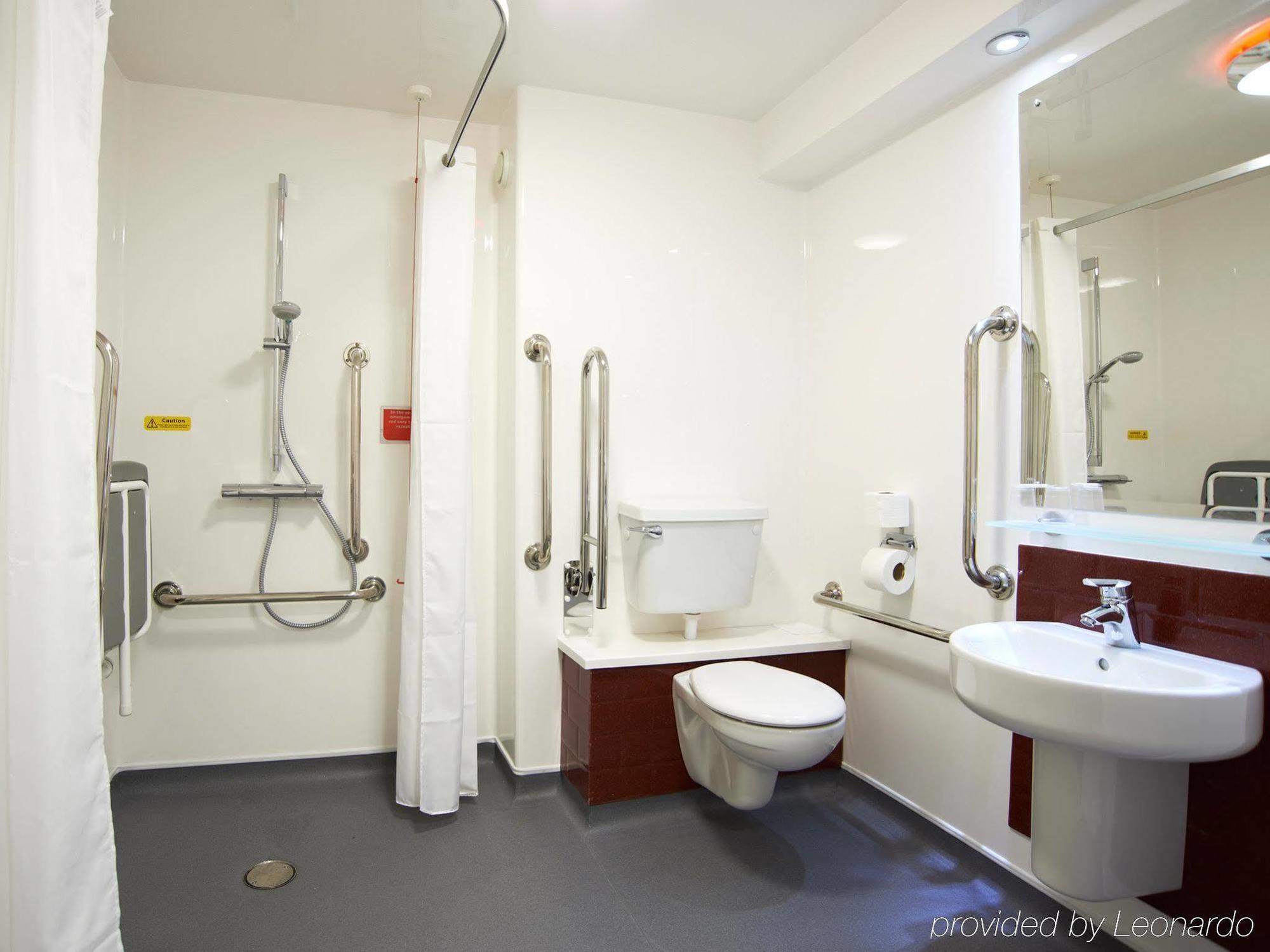 Travelodge Scarborough St Nicholas Esterno foto